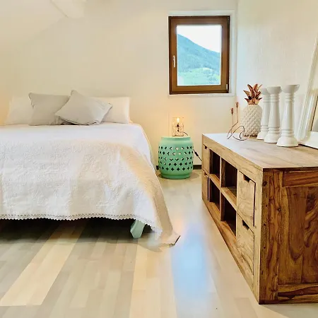 Apartment Lientscher Design Farm
